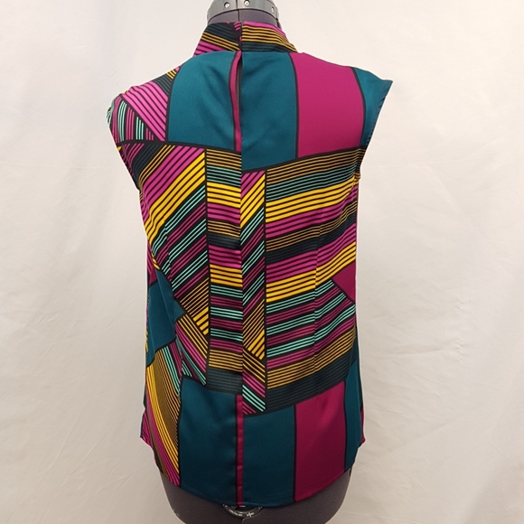 Vintage, Bright Geometric, sleeveless blouse. - Picture 4 of 7